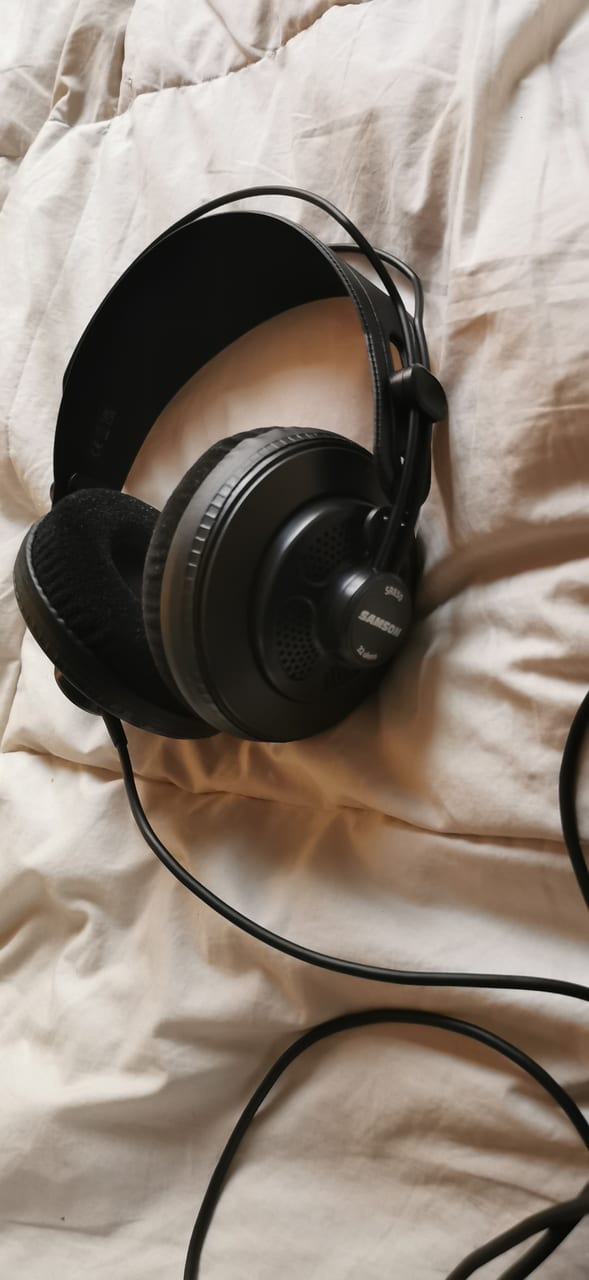 Audífonos de estudio Samson SR850